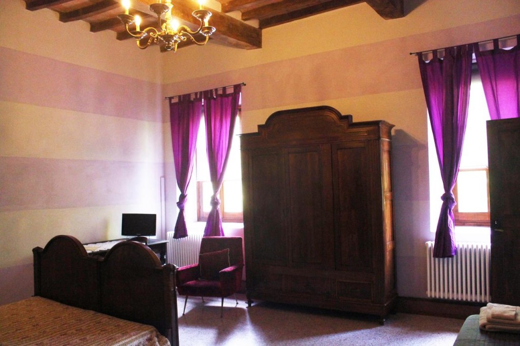 Purple Suite | Torre Di Tiorre B&BTorre Di Tiorre B&B